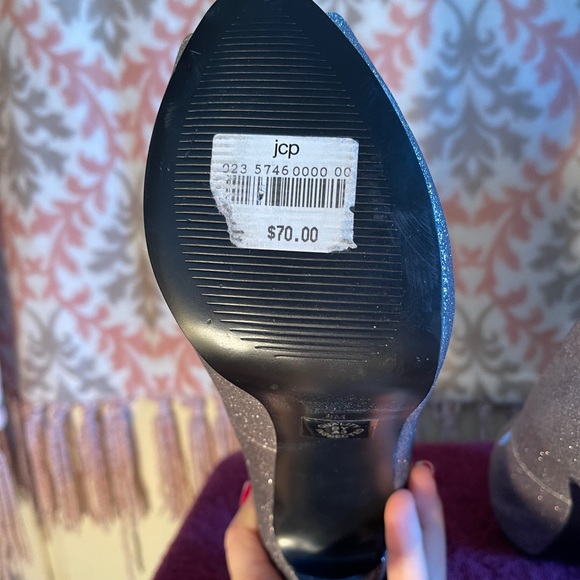 A.N.A - Picture 6 of 6